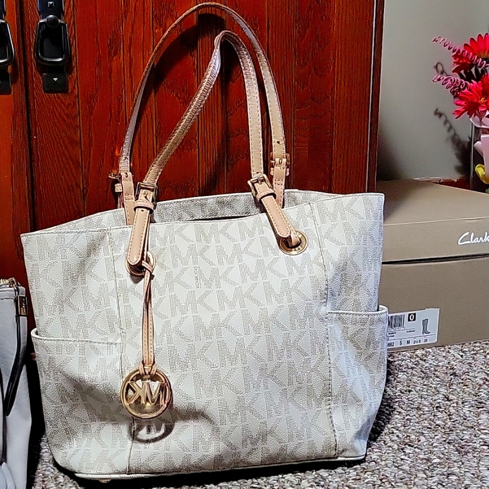 Michael Kors purse